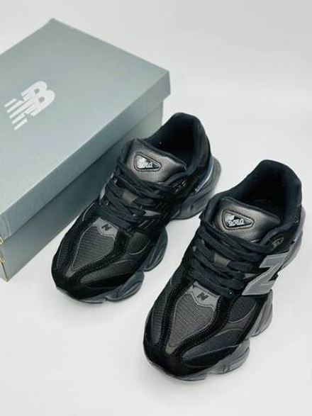 Женские кроссовки NEW BALANCE 9060