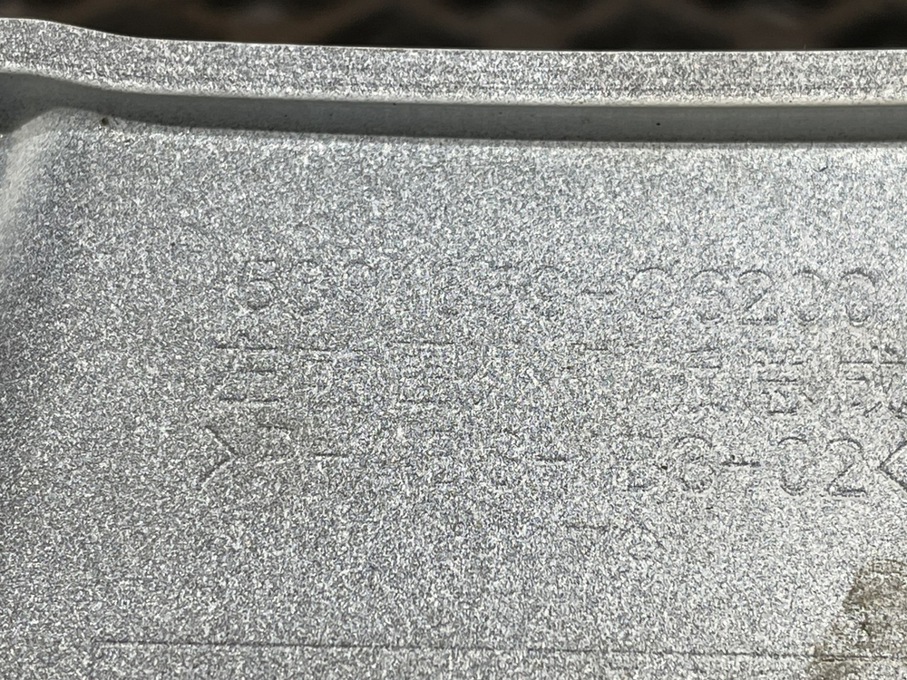 Накладка стойки лобового стекла левая 2023г.