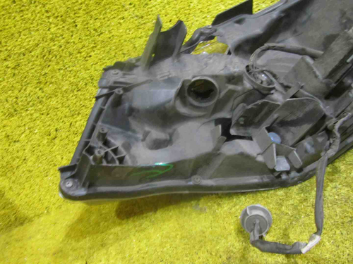 Битая Фара правая Toyota Corolla 11 E160 15-19 LED