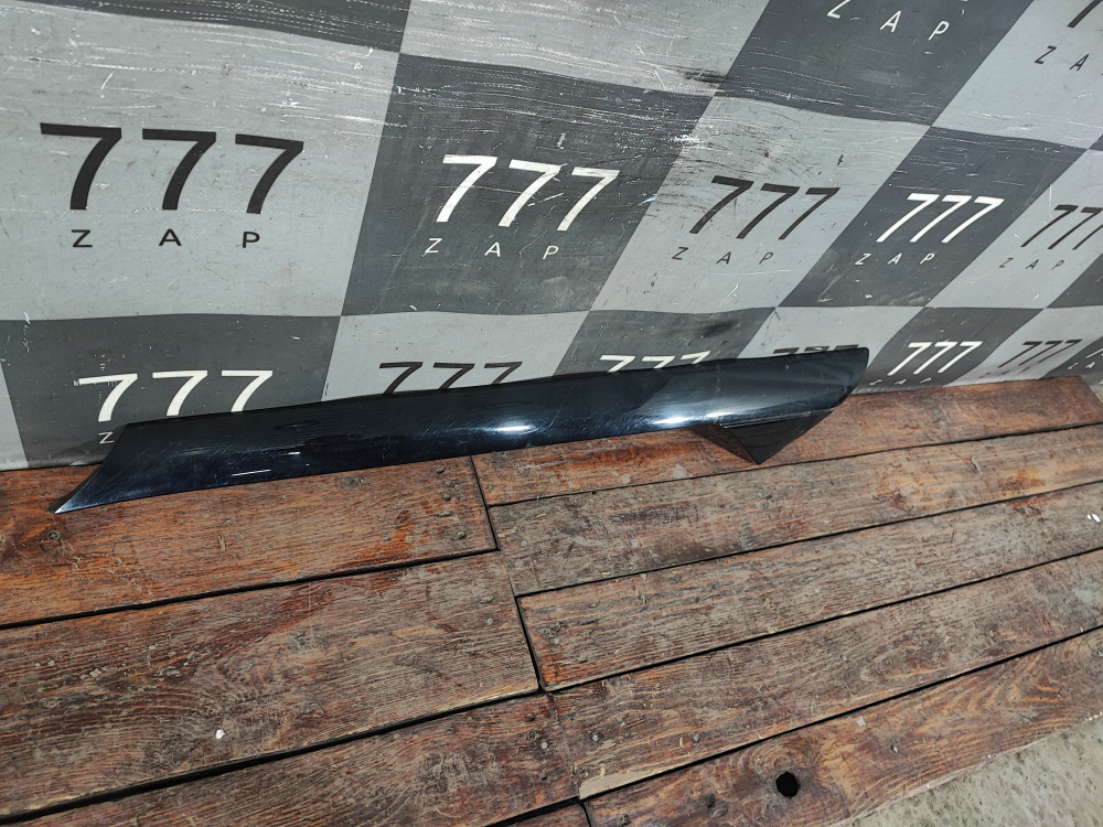 Накладка лобового стекла правая Ford Explorer 5 10-19 Б/У Оригинал BB5Z7803144AA