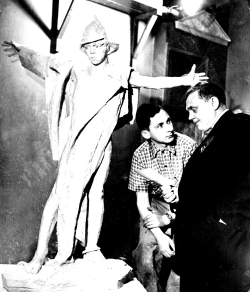 Динес Ю. С. Автопортрет для Орлёнка. Бумага, карандаш. 1950 г.