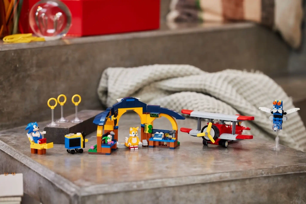 Конструктор LEGO Sonic the Hedgehog 76991 Мастерская Тейлза и самолет "Торнадо"