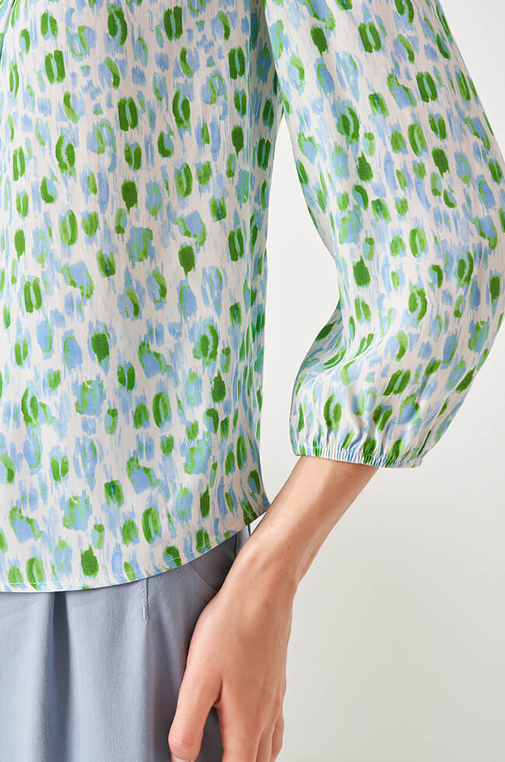 22845 Блузка женская (молочный принт)