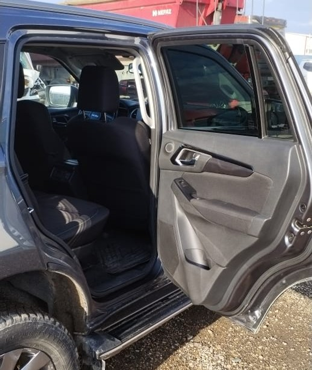 Isuzu MU-X Comfort AT