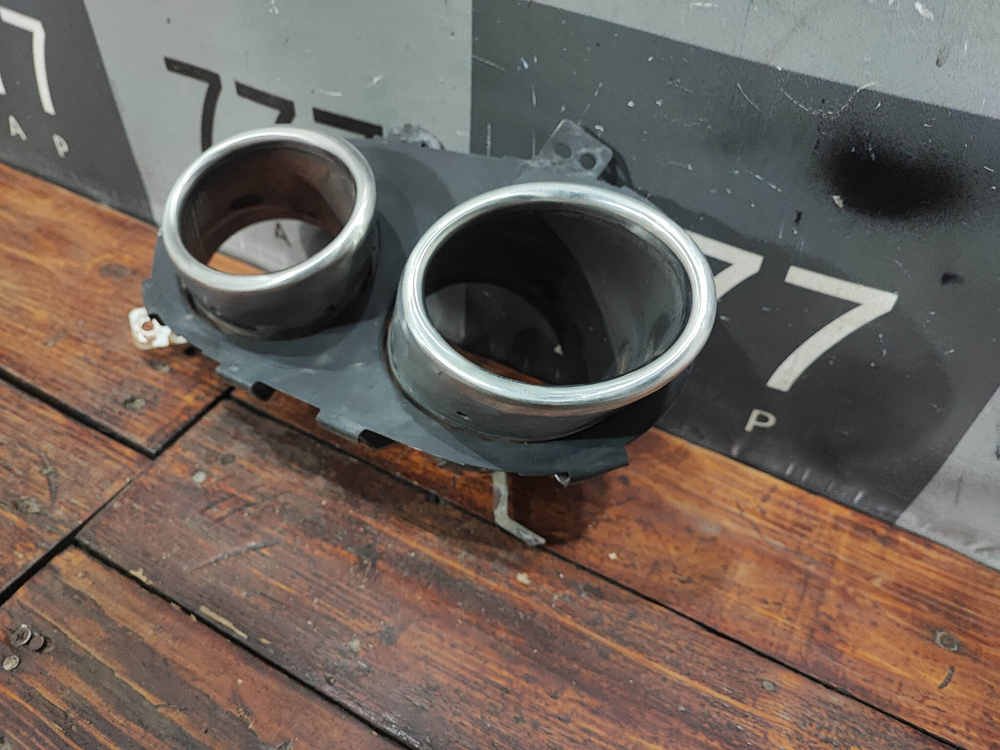 Насадка глушителя левая Geely Tugella 22-нв Б/У Оригинал 6044117700