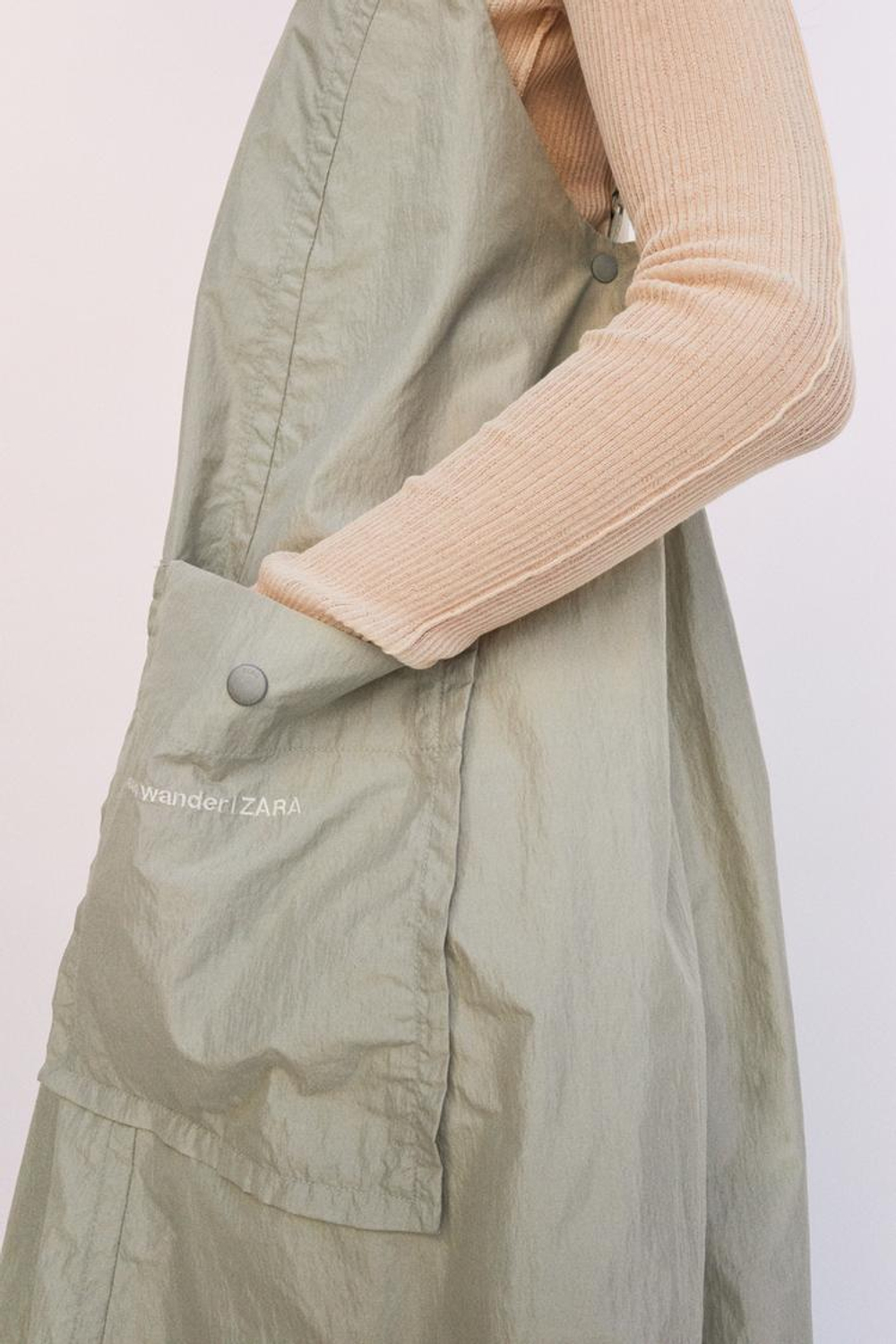 ZARA X AND WANDER ВОДООТТАЛКИВАЮЩЕЕ ПЛАТЬЕ МИДИ, ЗЕЛЕНЫЙ