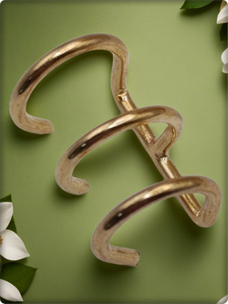 Клипса без прокола уха "Тройная" золотистая.