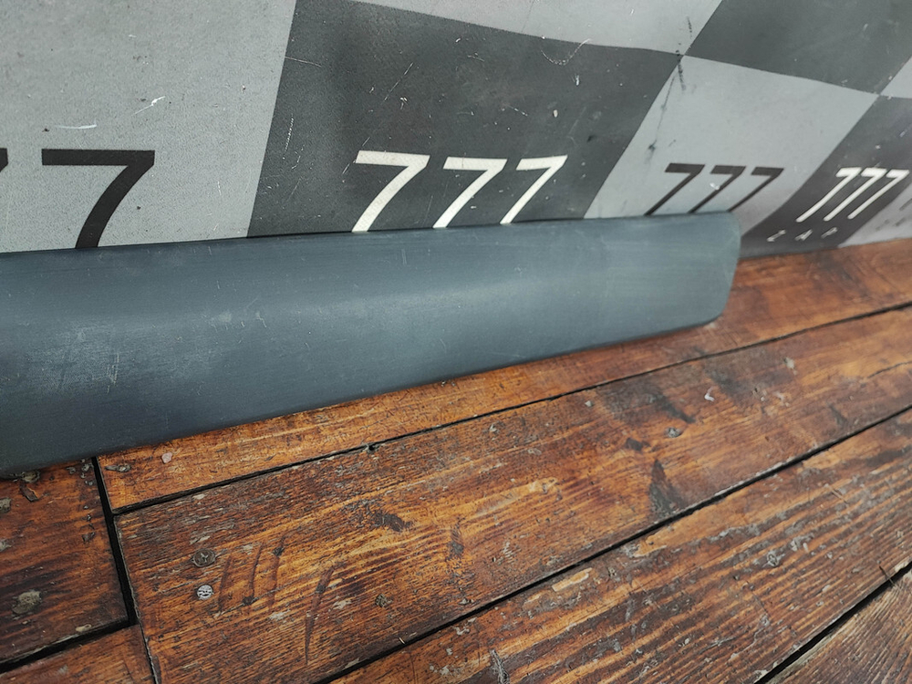 Молдинг двери передней правой Lada Largus 12-нв Б/У Оригинал 8200476580