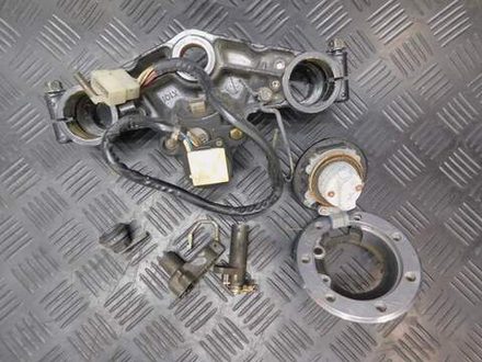 Замок зажигания Kawasaki ZZR1100 99 (комплект замков с траверсой)