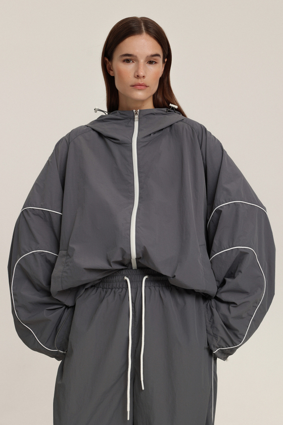 Ветровка с кантами