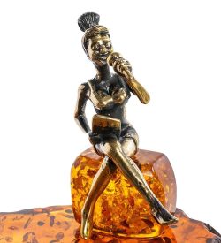 Народные промыслы AM- 524 Фигурка «Репортаж» (латунь, янтарь)