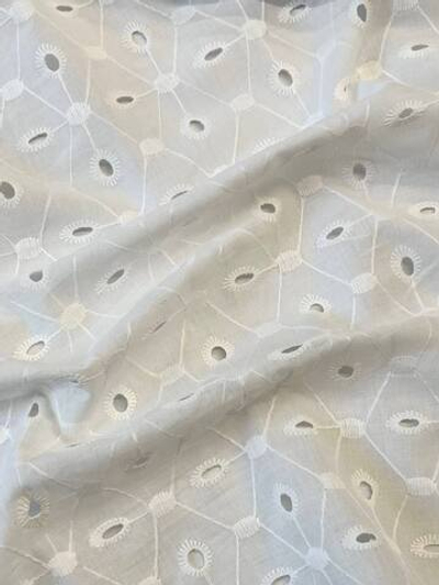 Хлопок шитье белый с геометричным узором