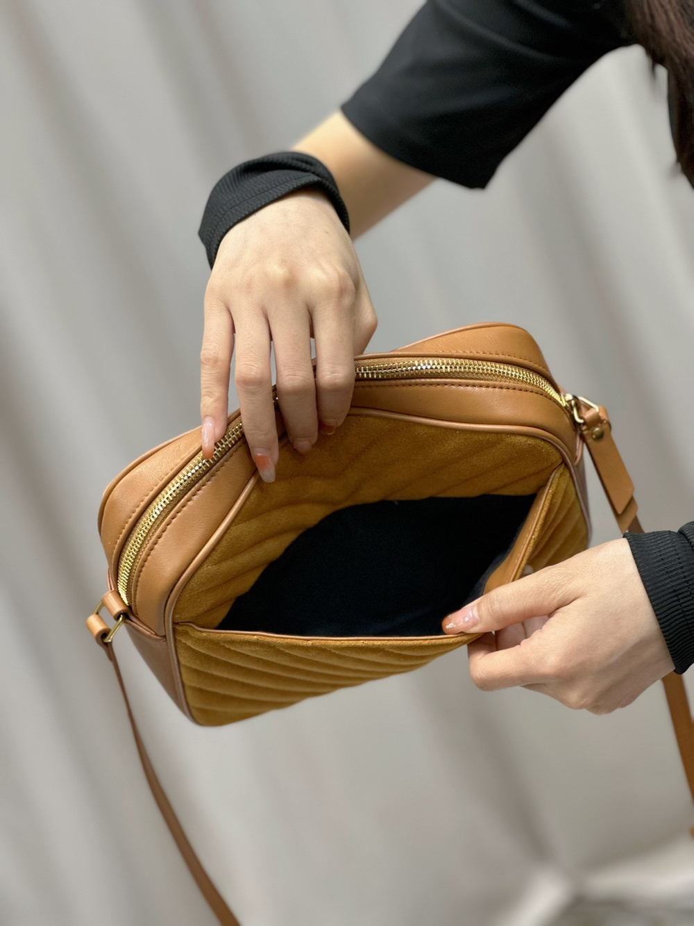 Saint Laurent Lou Camera Bag 23 cm