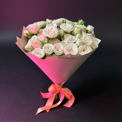 небольшой букет кустовых роз купить в москве
