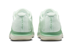 Женские теннисные кроссовки Nike Zoom Vapor 12 - barely green/coconut milk steam