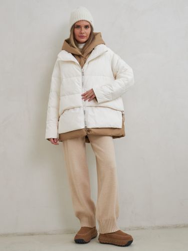 Куртка с контрастной отделкой в белом цвете