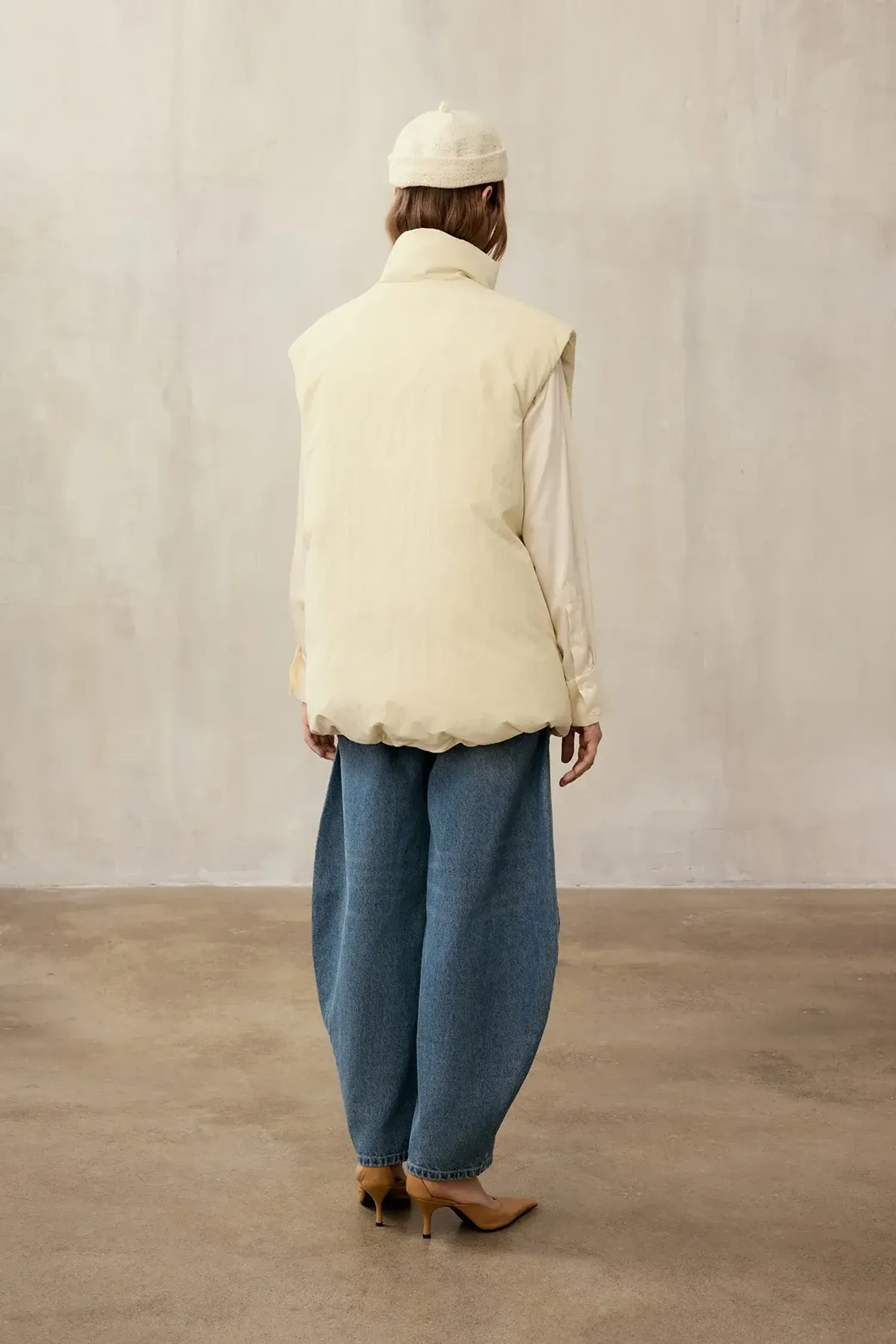 Жилет (((На спортике))), сливочный