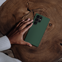 Двухкомпонентный чехол зеленого цвета (Deep Green) от Nillkin для Samsung Galaxy S24 Ultra, серия Super Frosted Shield Pro