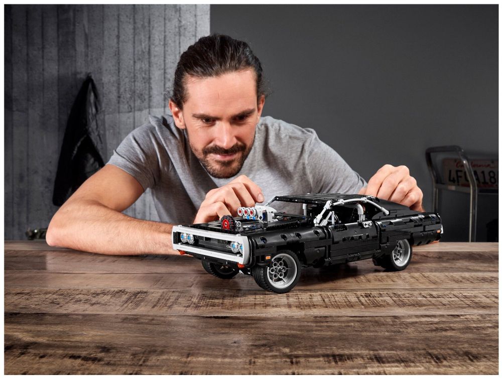 Конструктор LEGO Technic 42111 Dodge Charger Доминика Торетто