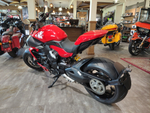 Ducati Diavel V4 (2024) RED