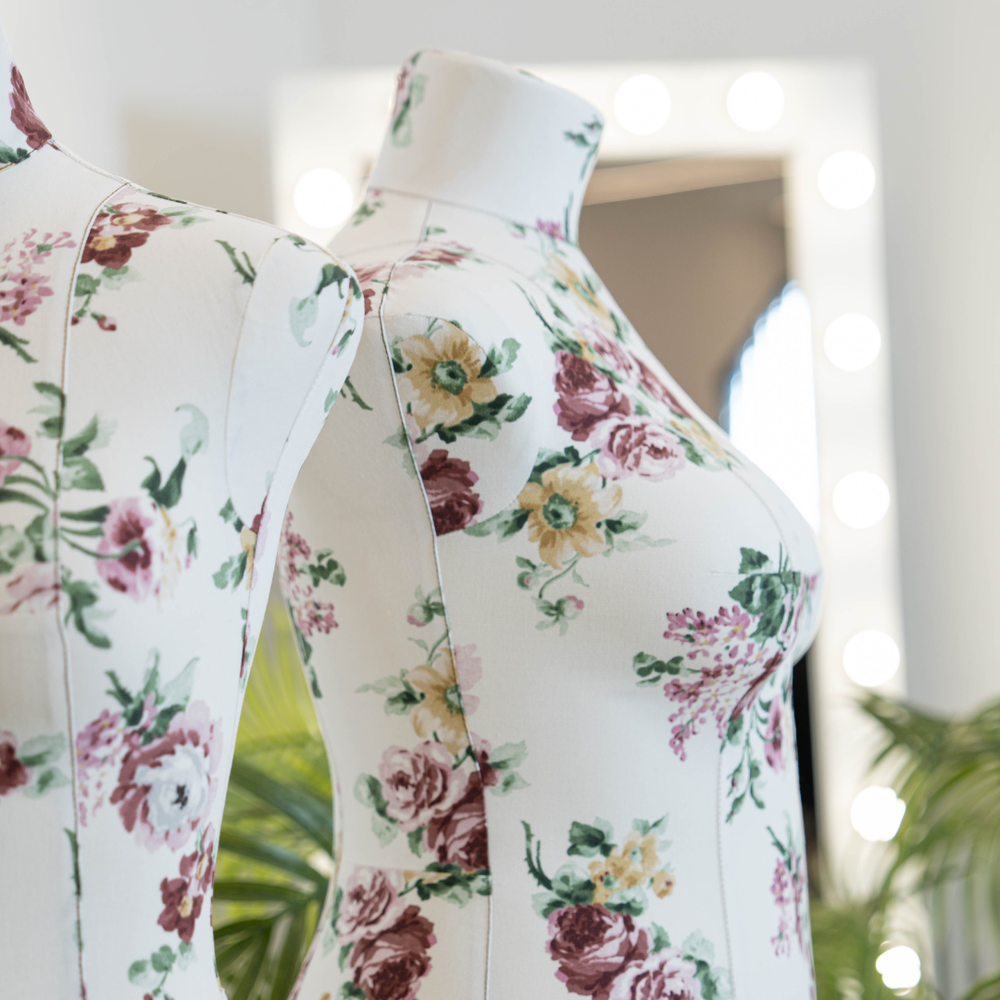 Манекен портновский Моника, комплект Стандарт, размер 46, цветной , в комплекте подставка «Звезда» и чехол-накидка