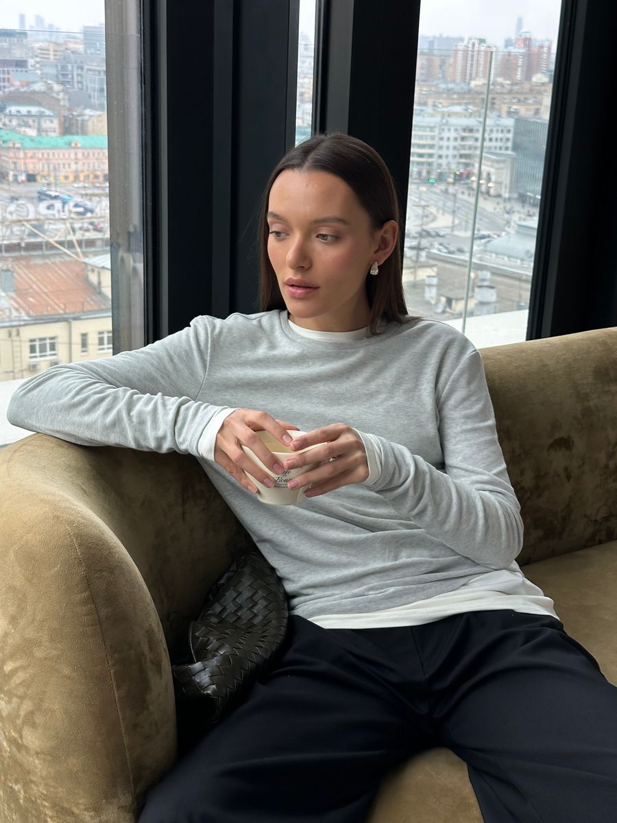 Лонгслив из трикотажа светло-серый меланж