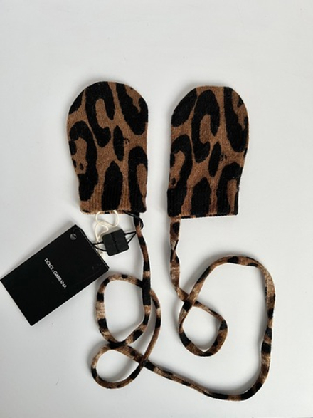 Рукавицы Dolce&Gabbana на 3-9 месяцев