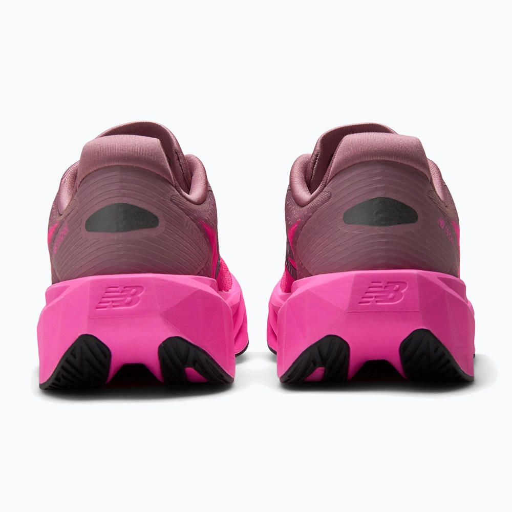 Женские Кроссовки для бега New Balance FuelCell Rebel V5 pink heat/rosewood