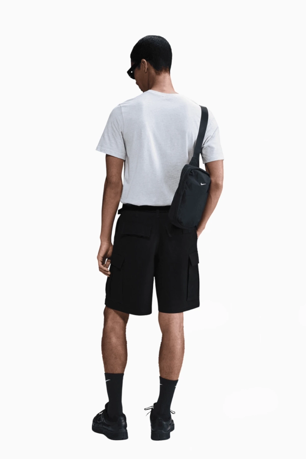 Футболка Nike Sportswear Club - серый