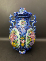 Португальская ваза с крышкой