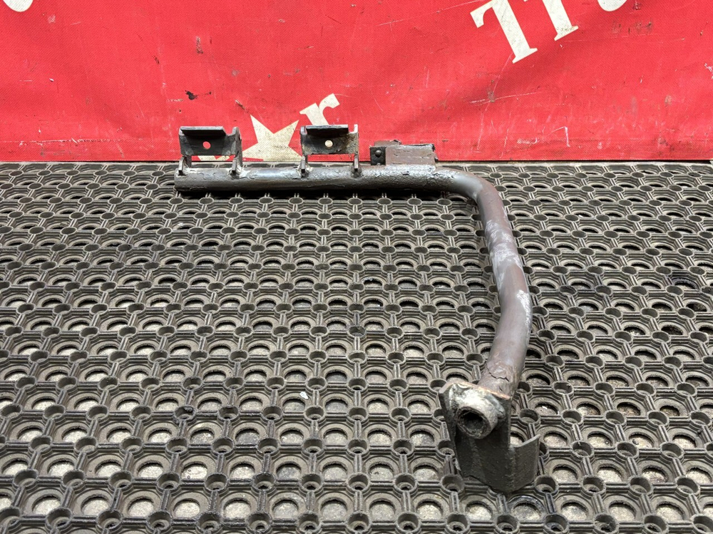 Кронштейн спойлера шасси правый