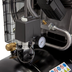 WDK-92712 Компрессор поршневой с ременным приводом:1300 л/мин, 7.5 КВт, 380 В, ресивер 270 л