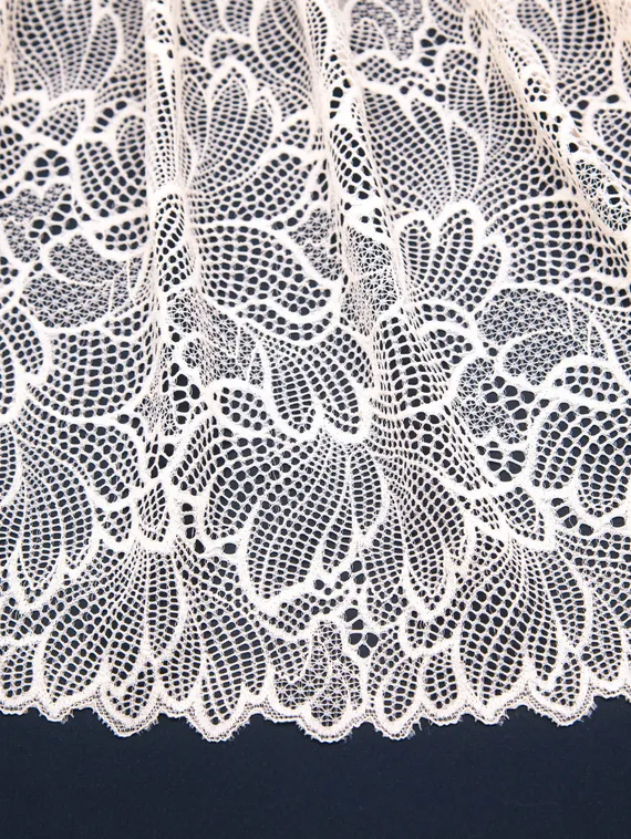 03-269 Кружево эластичное 23 см, телесный 126