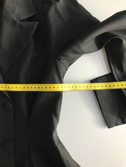 Жакет приталенный, визуально на 44 размер