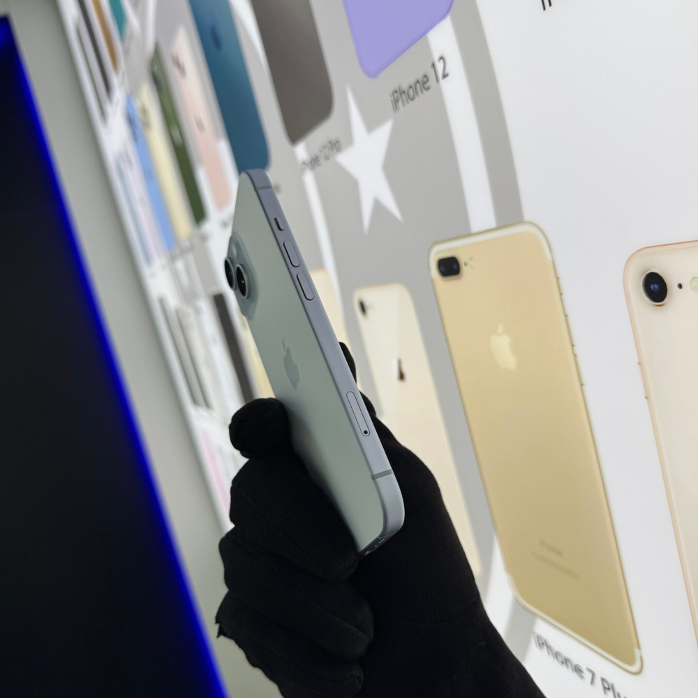 iPhone 15, 128 ГБ б/у
