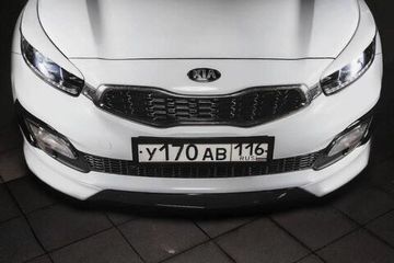 Вставка между клыками для Kia Ceed Pro