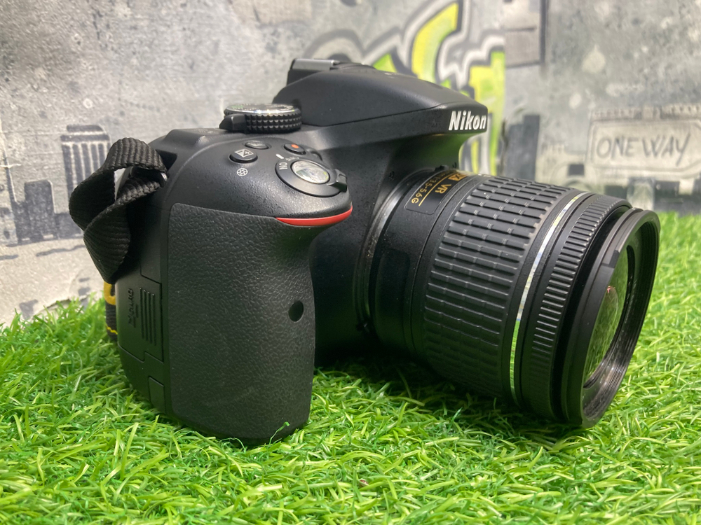 Nikon D5300 Kit 18-55mm 11.400 кадров