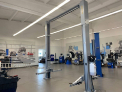 Двухстоечный автомобильный подъемник для автосервиса грузоподъемность 4500 кг RLP2-450U (серый)