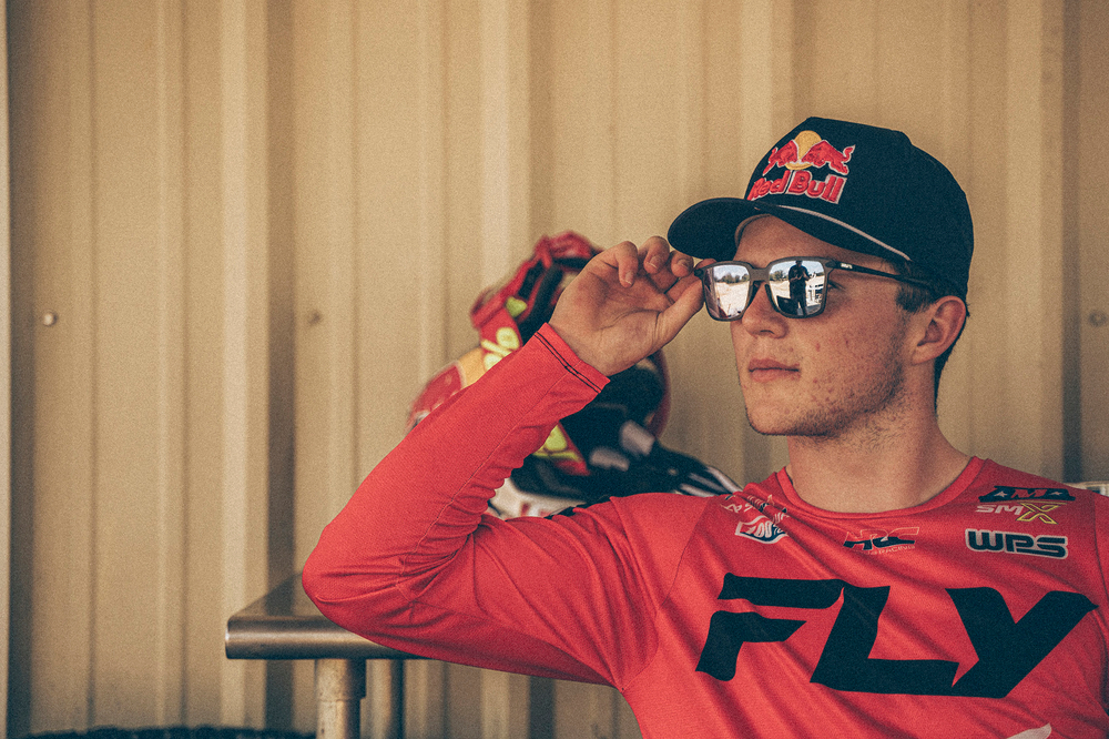 Спортивные очки 100% LEGERE SQUARE Soft Tact Black - HiPER Blue Mirror Lens