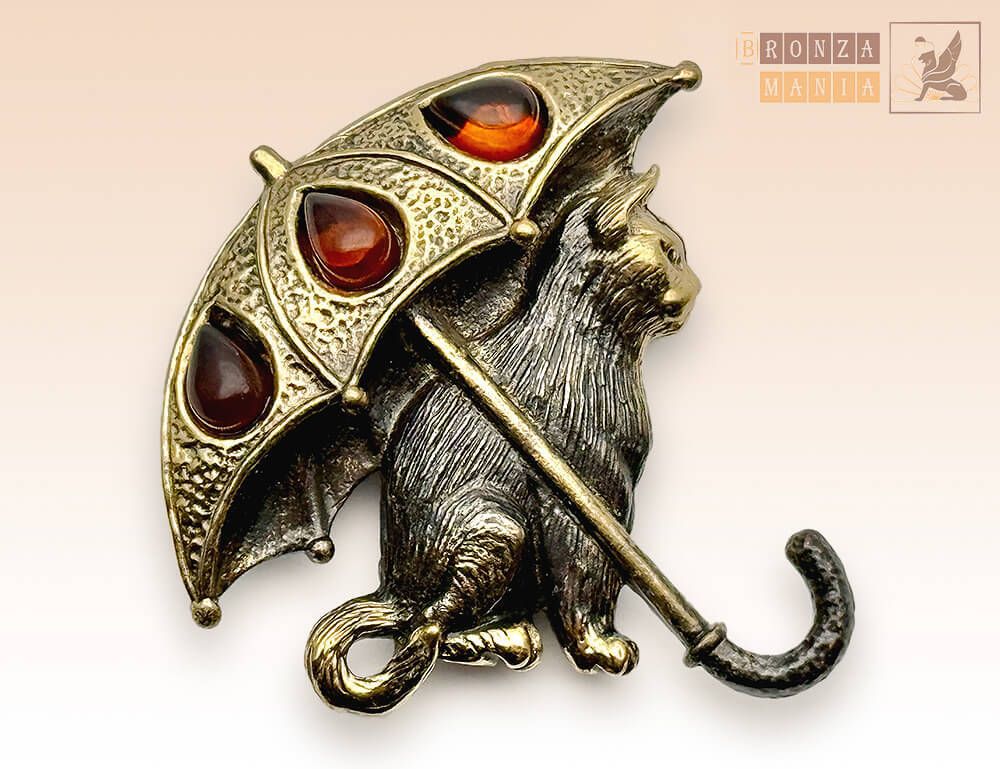 брошь Кот под зонтиком