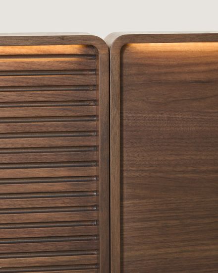 Изголовье кровати Norlen с двумя тумбочками из темного ореха LED, 296 см