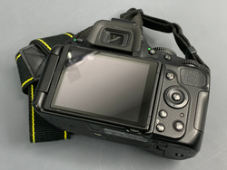 Nikon D5100 9.400 кадров