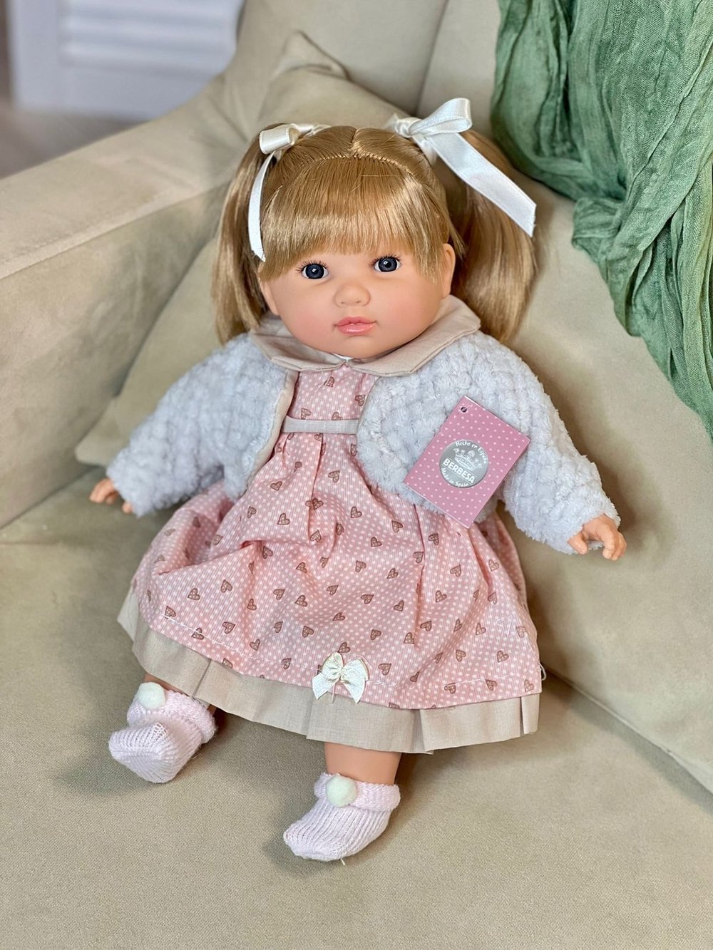 Кукла Berbesa мягконабивная 42см SANDRA в пакете (4413K)