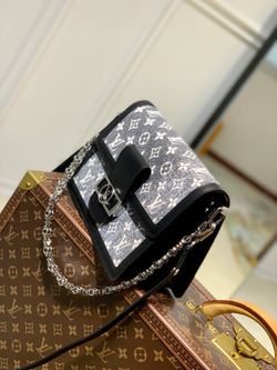 Louis Vuitton Dauphine MM