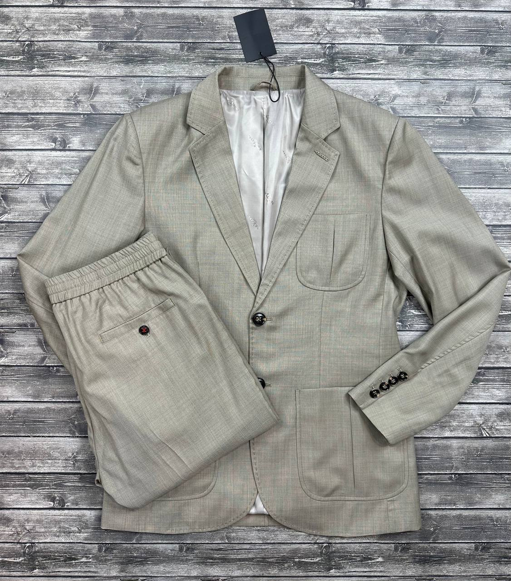 Костюм Kiton
