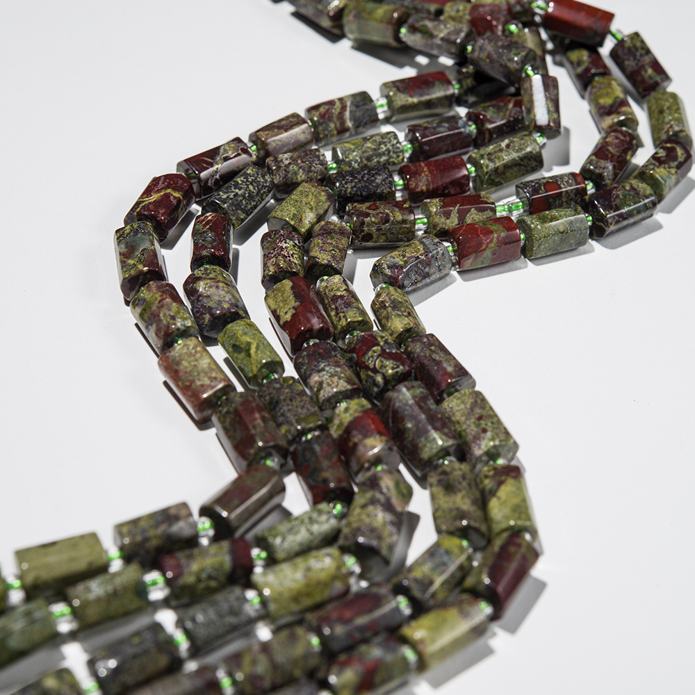 Эпидот (яшма "Кровь дракона") натуральный, бочонки с гранями, 10-12*6-8мм