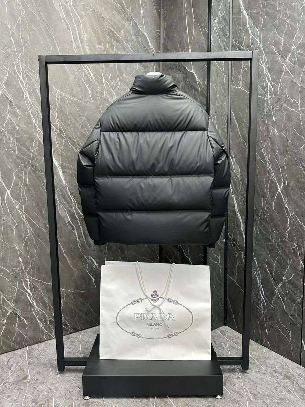 Пуховик Prada