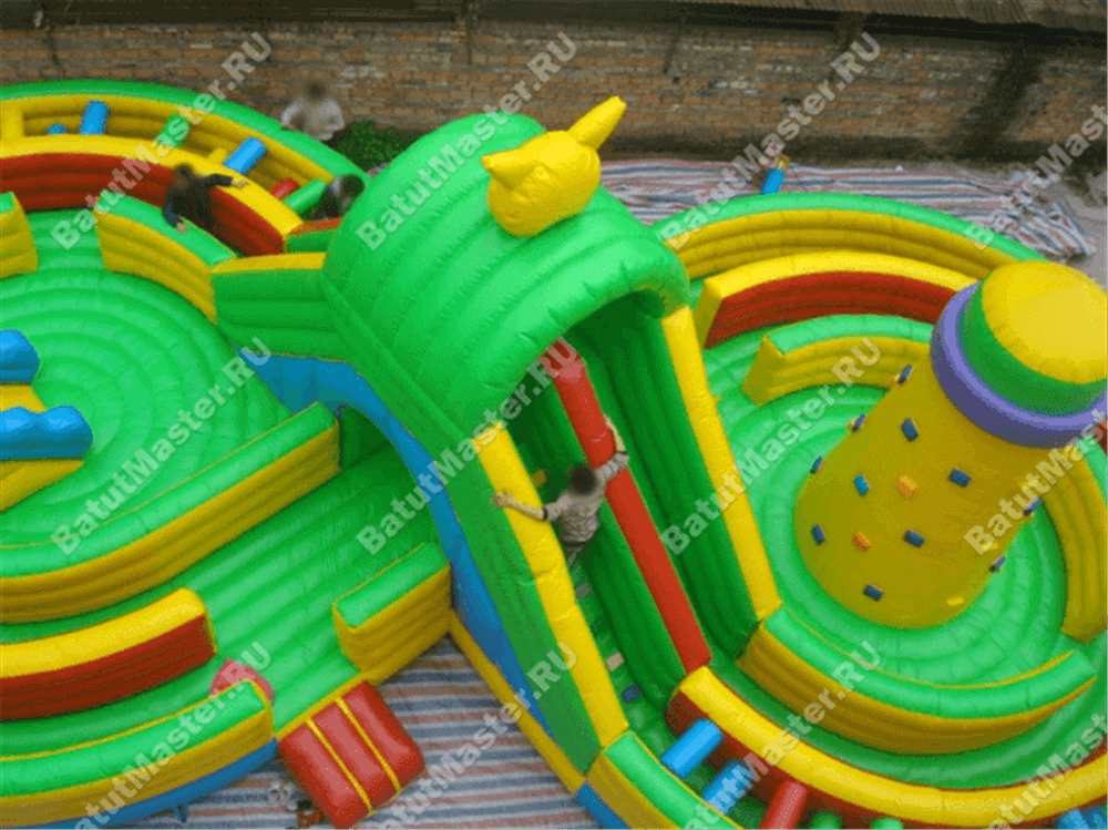 Надувная полоса препятствий "Мощный лабиринт" 20*10*6 м