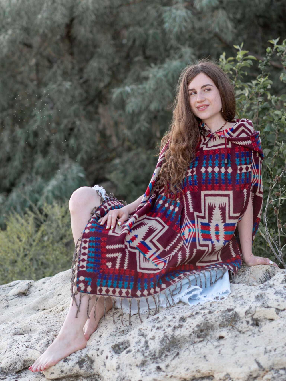 Пончо женское шерстяное с орнаментом