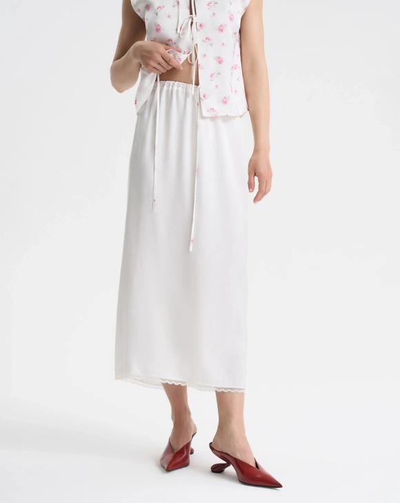 Юбка из купры с кружевной окантовкой